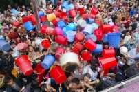 洪水再襲中國四川湖北，社會各界嚴陣以待