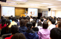 香港CCN「贏得這一代」2004研討會