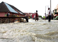 亞洲百年大地震過萬人死亡 國際社會紛紛提供援助