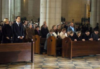 西班牙悼念「三一一」 火車炸彈襲擊一周年•全市650座教堂同一刻鳴鐘