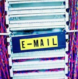 Google 免費電郵Gmail容量升至2GB 又一次打破電郵市場的沉寂