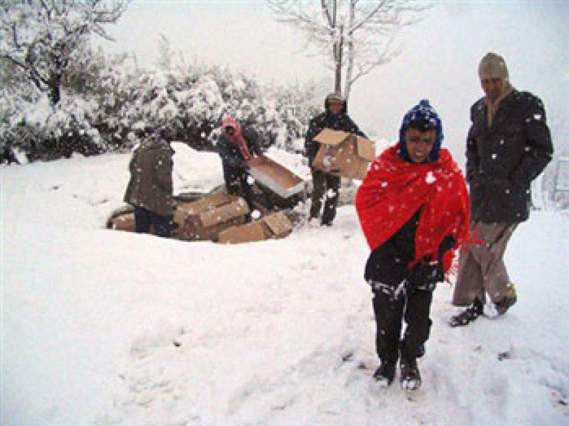 大風雪降臨，克什米爾地震災民面臨今冬最嚴峻考驗