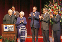 葛培理獲前美國總統頒「最高榮譽」