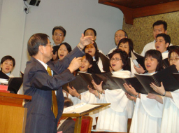 唐崇明牧師激勵青年人為神國獻身