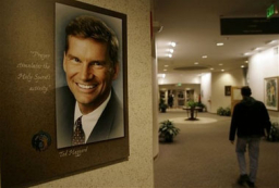 全美福音派協會領袖哈格德同性戀罪辭職