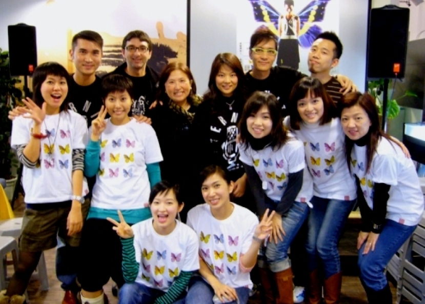 美麗傳奇簽唱會感恩歌聲中完結