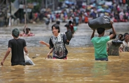 印尼雅加達洪災死亡人數升至50 34萬人無家可歸