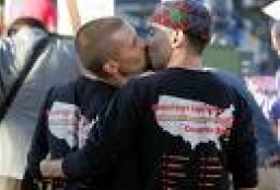 加州州法院通過「性別中立婚姻制度」法案