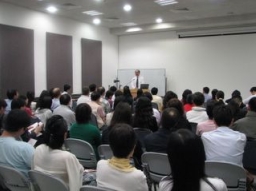 「中神」「畢基」合辦晚間課程 裝備信徒教會及職場侍奉