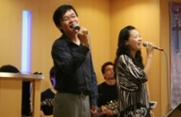 敬拜台下的霍志鵬