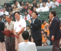 幸當年蕭牧師邀請 林局長葛培理大會信主