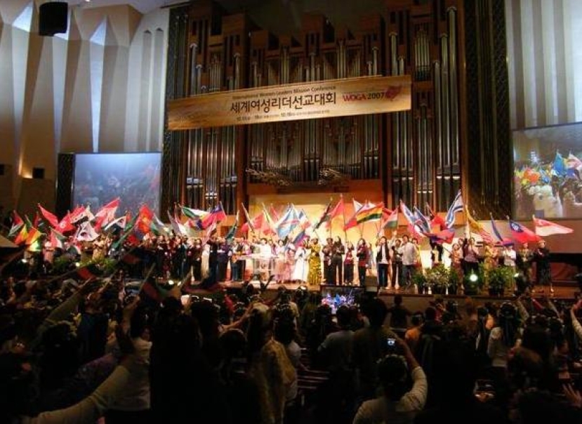 港姊妹赴全球姊妹大會 福音自由度大對比