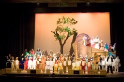 「方舟東遊記」慈善首演順利舉行 藝人傾力演出