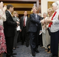 美再添一州認可同志民事結合 教會人士表憂心