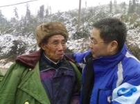 慈福行動傳來雪中送炭感人場景