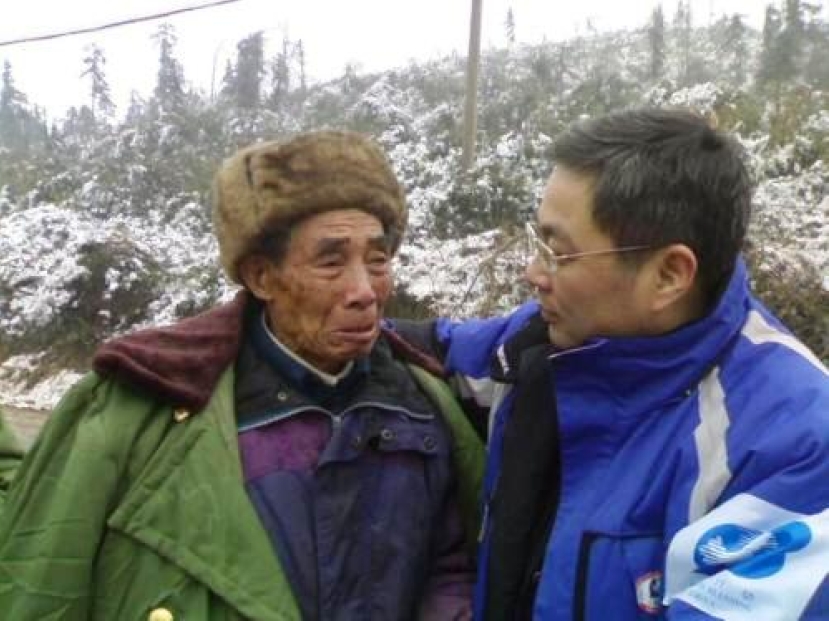 慈福行動傳來雪中送炭感人場景