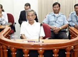 赤柬殺戮監獄惡魔在「殺人場」禱告懺悔