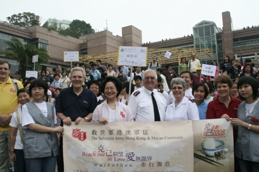 千人參與「克己運動」步行籌款 為貧國籌款解困
