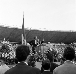 《早年葛培理》電影已開拍 將重演著名佈道家生平