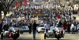 華盛頓數萬人示威反對墮胎