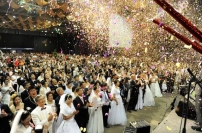 三百對基督徒夫妻見證神聖的婚姻