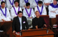 陳恩明牧師風趣翻譯 奮興會笑聲不斷