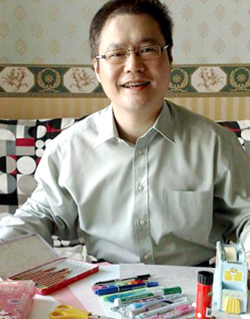 新文具贈貧學童 物輕情意重 表關心促成長