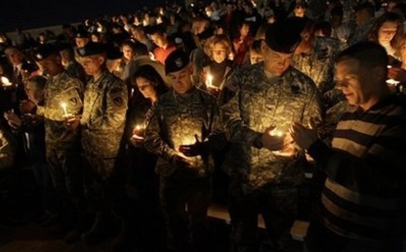 全美各地為德州軍事基地槍擊案祈禱
