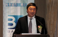 沈祖堯獲《聖經》亮光 願負中大校長任命