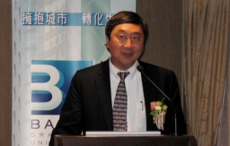 沈祖堯獲《聖經》亮光 願負中大校長任命