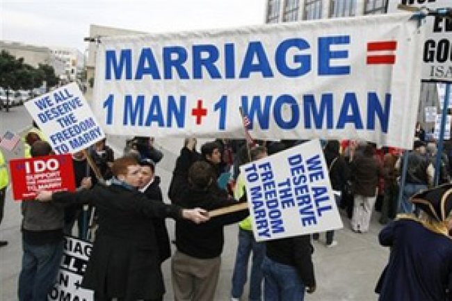 審理八號提案同性戀法官獲正反方信任