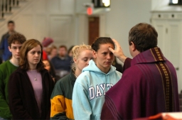 全球教會過聖灰節 開始四旬期迎復活節