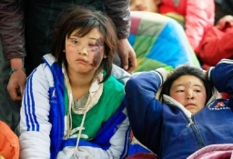 慈福行動十噸物資運抵玉樹 呼籲支持為災民帶來希望