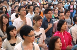 聖潔會永光堂：對青年人要「教」也要「管」