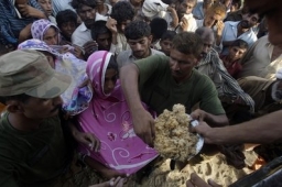 巴基斯坦洪水為患 穆斯林齋戒月難熬