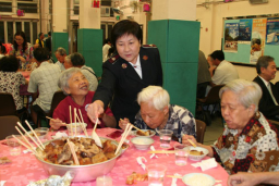 百位救世軍長者及扶輪社人士共渡迎月夜