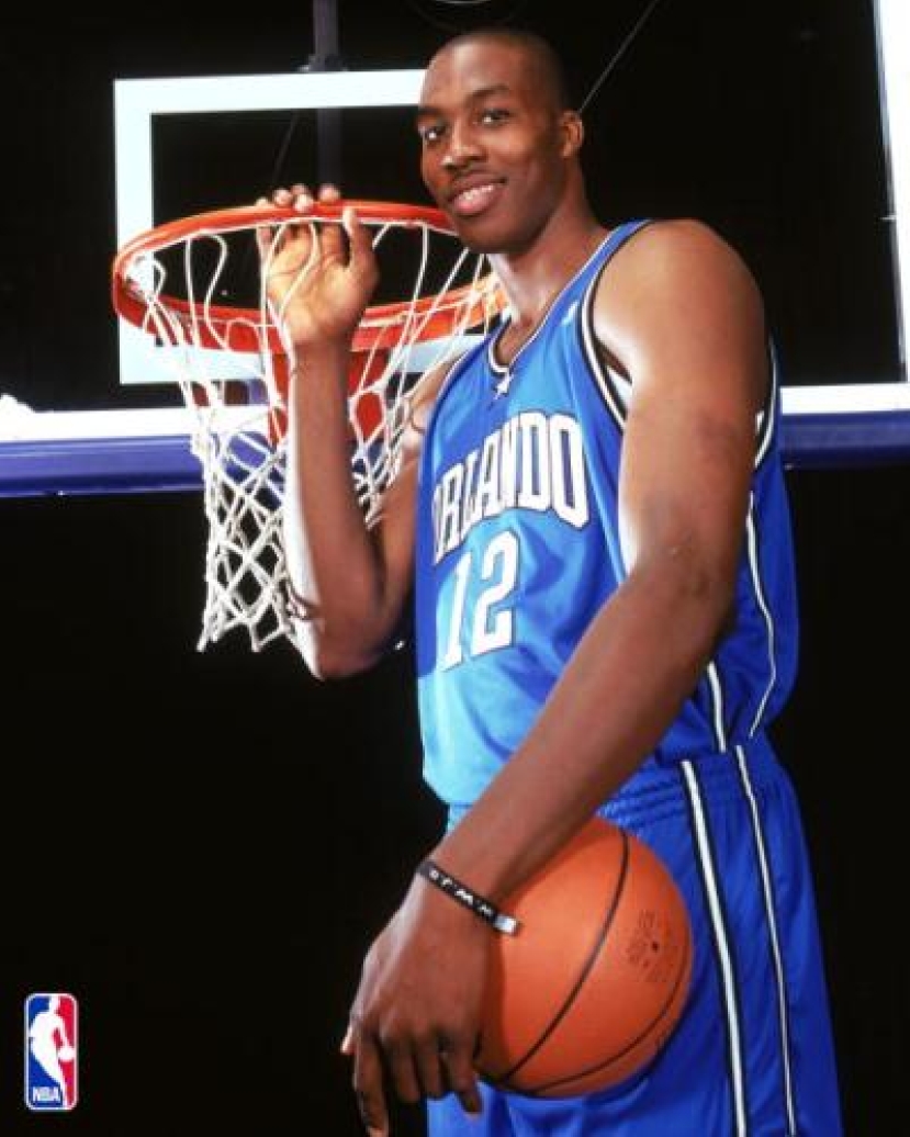 美國職業籃球聯賽球星霍華德受洗歸主