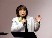 陳太：「姊妹們，為家庭守望！」