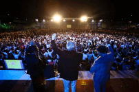 包樂博士首獲當局准許在越南萬人佈道