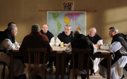 《人神之間》呈死亡與人性掙扎 被稱現代版「耶穌苦難史」