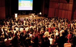 《彼岸》英法首映 佈道浪潮席捲歐洲