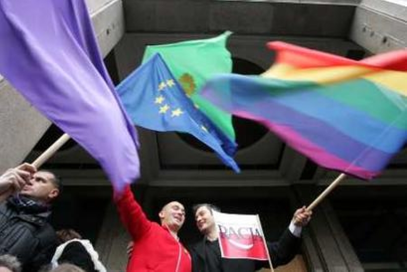 民調顯示過半波蘭人支持同性伴侶民事結合