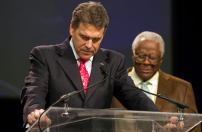 美國德州萬人聚集禱告 為國家守望