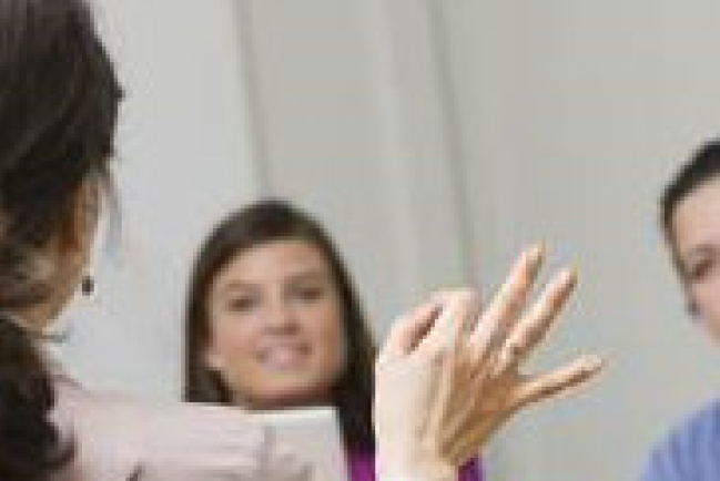 沉靜的「巾幗領導」