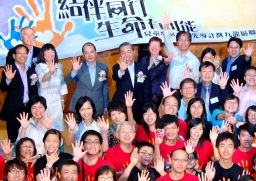 蔡元雲望新政府增撥款解決跨代脫貧