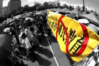 9萬巿民高溫下帶子女遊行反對國民教育