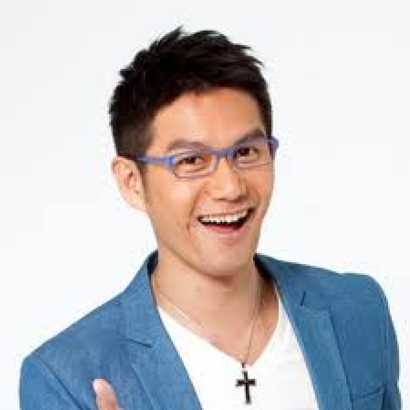 台湾著名主持人何戎见证微小祷告神必听