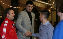 姚明獲南加「年度遠見獎」不吝稱讚林書豪