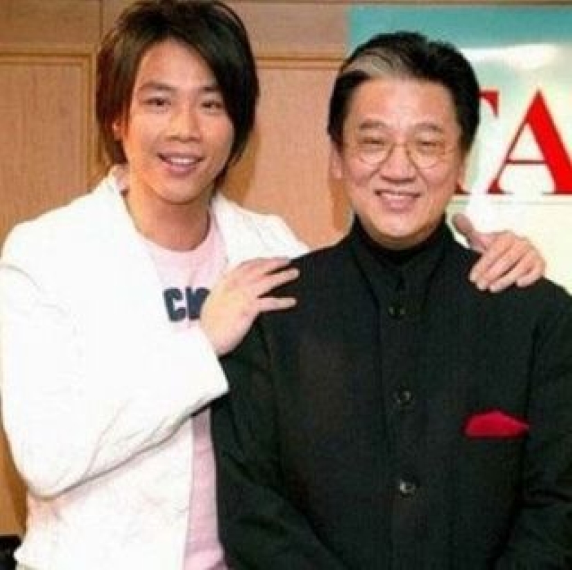 陶喆潛隱四年 復出作歌追悼亡父