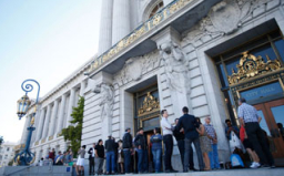 加州偷步頒同性結婚證反對者斥離譜